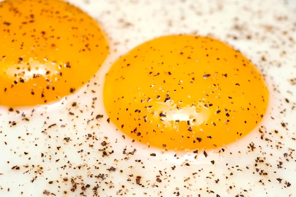 후추와 함께 튀긴 달걀 — 스톡 사진