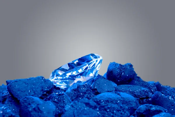 러프에 다이아몬드 — 스톡 사진