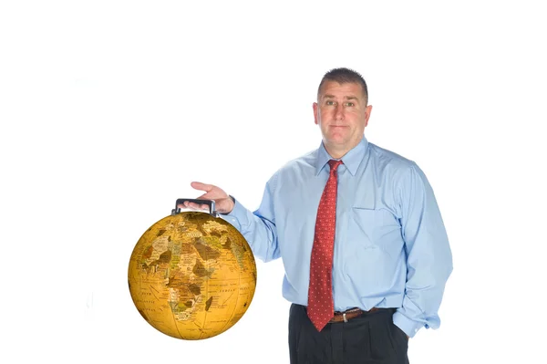 Бізнесмен, що носить світовий портфель глобусів — стокове фото