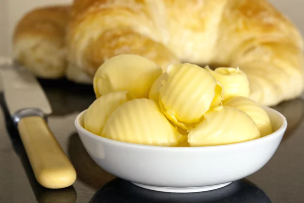 Masło i rogaliki — Zdjęcie stockowe