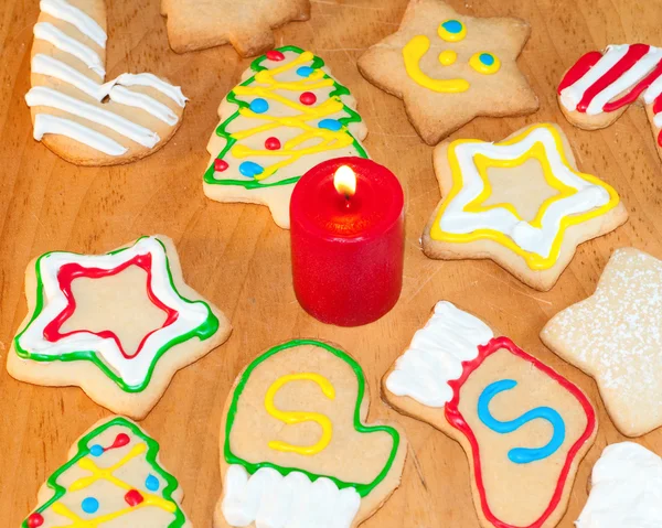 Assortimento di biscotti di Natale luminosi e colorati — Foto Stock