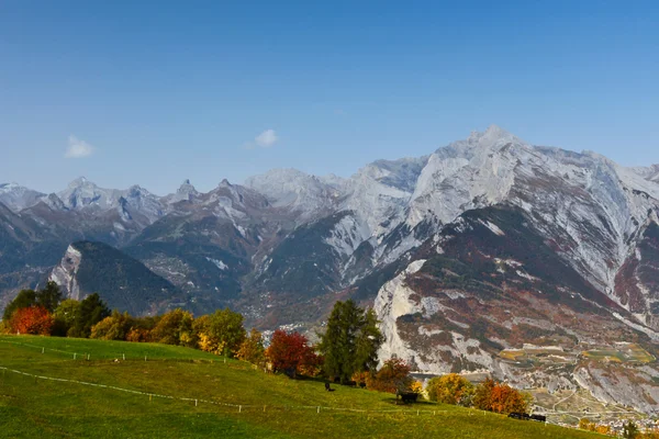 Švýcarské Alpy na podzim — Stock fotografie