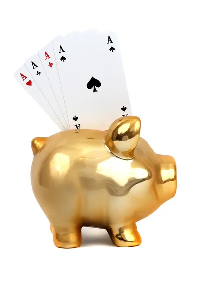 Goldenes Sparschwein mit Karten — Stockfoto