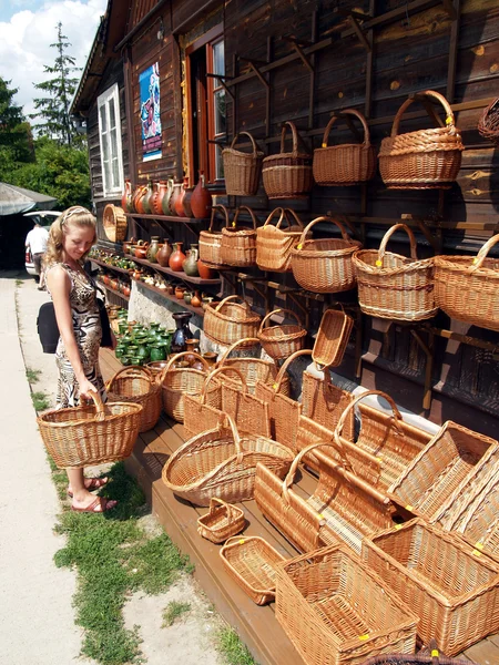 Poland. Sale of craft products in Kazimezhe Submultiple. — Stock Photo, Image