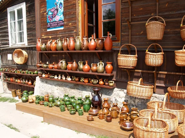 В Польше. Продажа ремесленной продукции в Казимеже . — стоковое фото