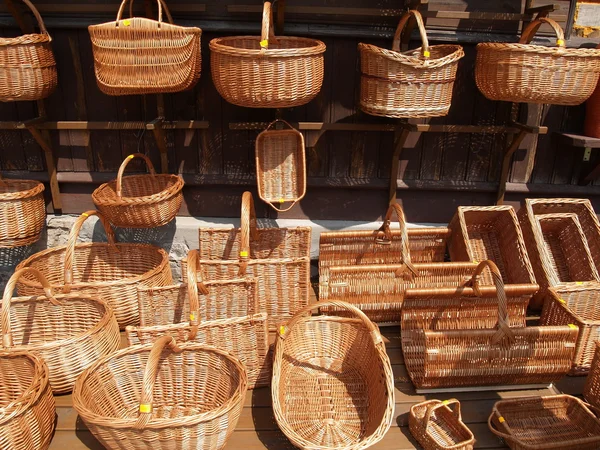 Polonia. Venta de cestas acanaladas en Kazimezhe Submultiple — Foto de Stock