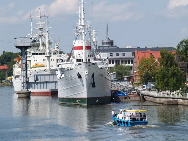 Kaliningrad. Research vessel "Hero" at a mooring — Stock Photo, Image