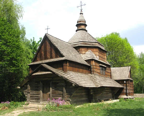 Церква Святого Миколи в селі України — стокове фото