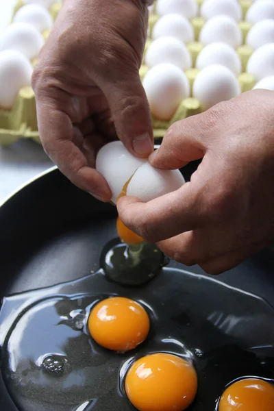 Und eine Omelettepfanne aus geformten Fasern — Stockfoto