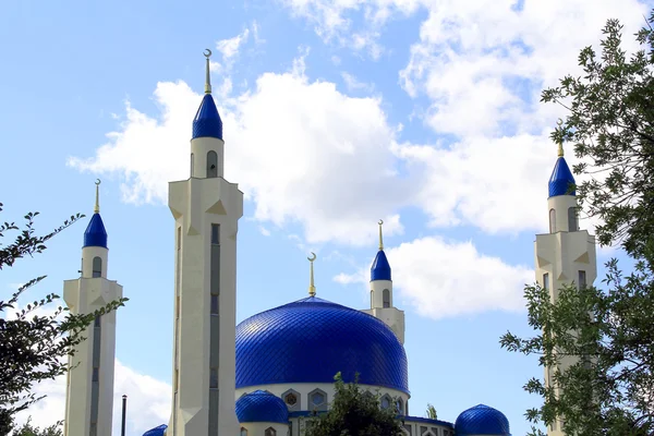 Landskap med islam tempel av södra Ryssland — Stockfoto