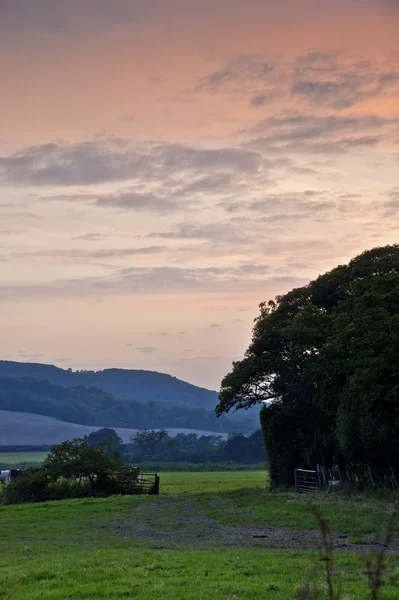 Bella campagna inglese tramonto paesaggio — Foto Stock