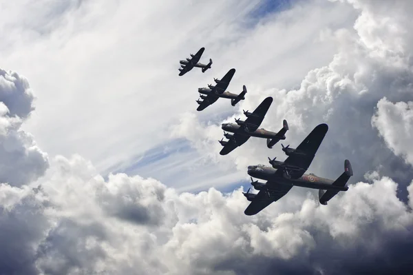 World War Two British vintage flight formation — Stock Photo, Image