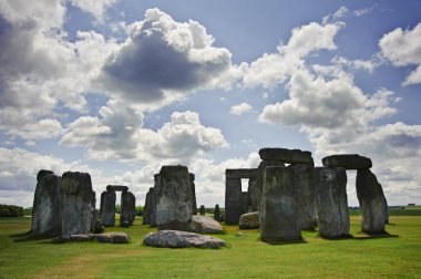 Stonehenge, İngiltere'de bir megalitik anıt 3000bc inşa.