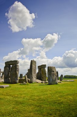 Stonehenge, İngiltere'de bir megalitik anıt 3000bc inşa.