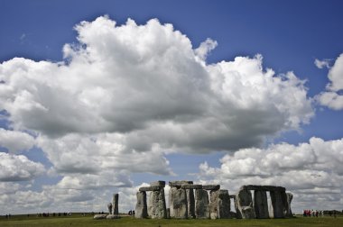 Stonehenge, İngiltere'de bir megalitik anıt 3000bc inşa.