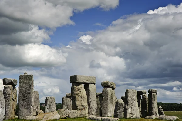 Stonehenge, un monumento megalítico en Inglaterra construido alrededor del 3000BC — Foto de Stock