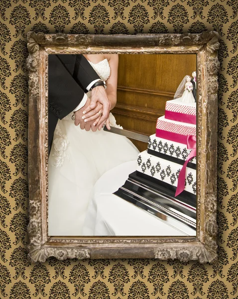 Obraz ślubu w antyczne ramy złocone na wzór Adamaszek styl wa — Zdjęcie stockowe