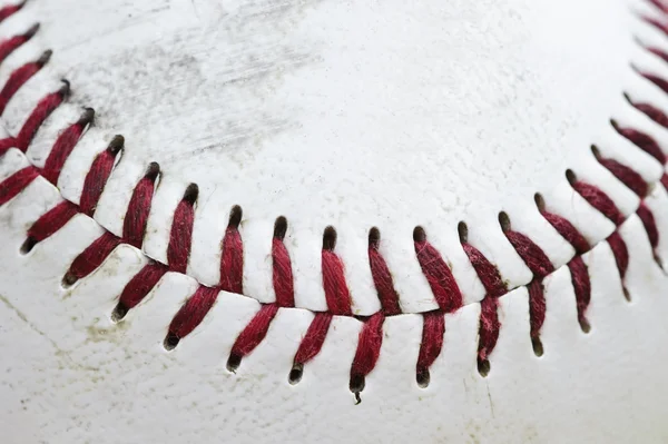 Primer plano macro de costuras de béisbol usadas —  Fotos de Stock