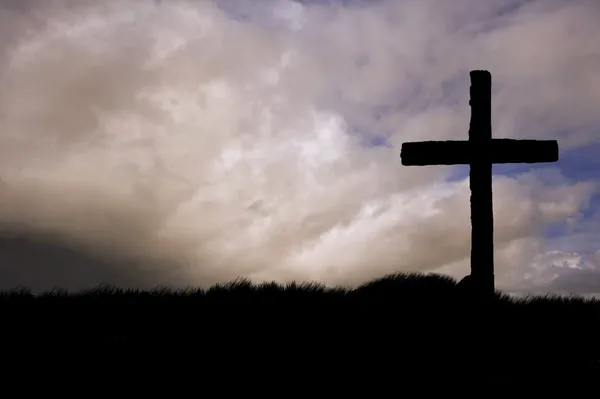 耶稣基督被钉十字架上受难的剪影 — 图库照片