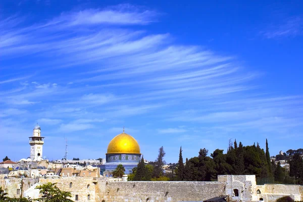 Видом на купол скелі в Єрусалим, Ізраїль — стокове фото