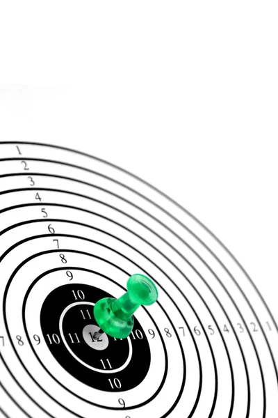 Hedef wth yeşil pin veya dart — Stok fotoğraf