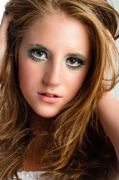 Jesienny makijaż młody piękny model — Zdjęcie stockowe