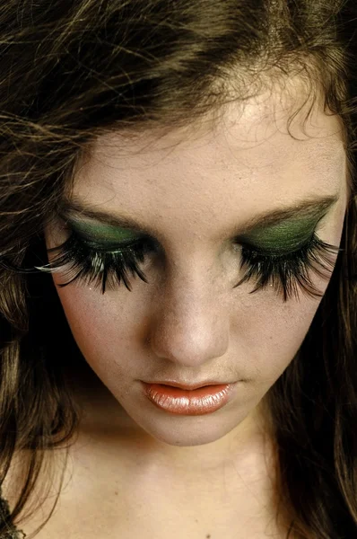 Herbstliches Make-up auf schönem jungen Model — Stockfoto