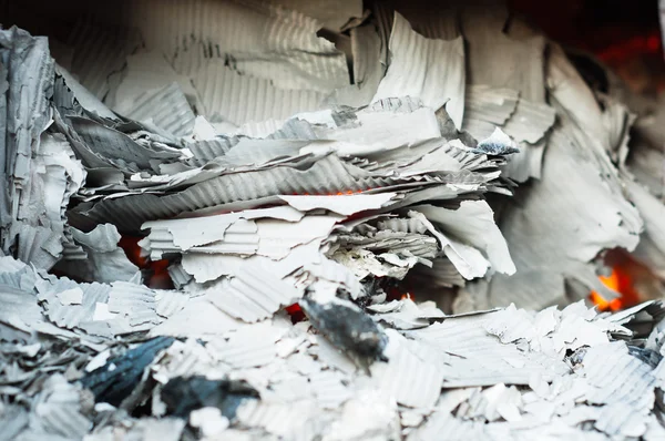Papers burning in recycle center — Stock Photo, Image