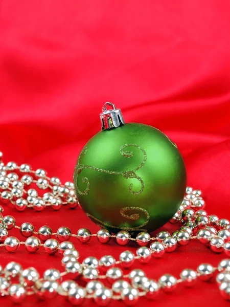 Bola de Natal verde — Fotografia de Stock