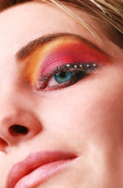kadın gözüyle makyaj