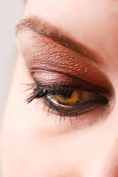 Vrouwelijke oog met make-up — Stockfoto