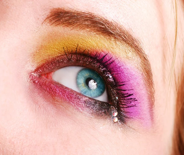 Weibliches Auge mit Make-up — Stockfoto