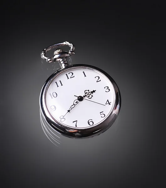Un viejo reloj de bolsillo — Foto de Stock