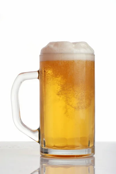 Склянка пива крупним планом — стокове фото