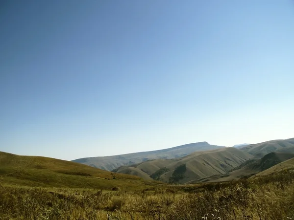 Kaukasus landskap och höst natur i dagsljus — Stockfoto