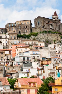 Antik Sicilyalı dağ town'ın yoğun evlerde