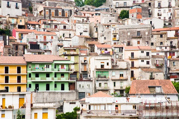 Casas densas na cidade siciliana Castiglione di Sicilia — Fotografia de Stock