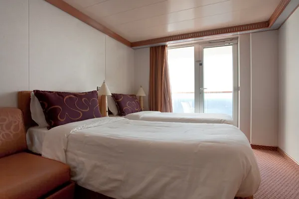 酒店房间上邮轮-两个大床房 — 图库照片