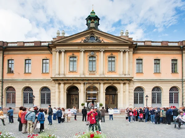 Accademia Svedese e Museo Nobel sulla piazza Stortorget a Stoccolma — Foto Stock