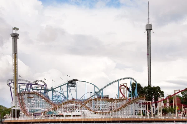 Roller coaster park rozrywki — Zdjęcie stockowe