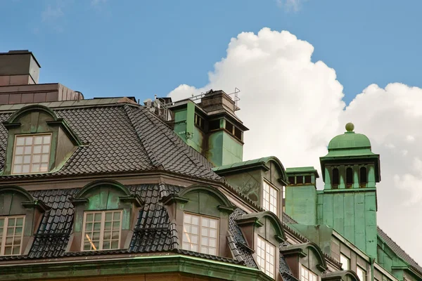 Dak van oude huis in stockholm — Stockfoto