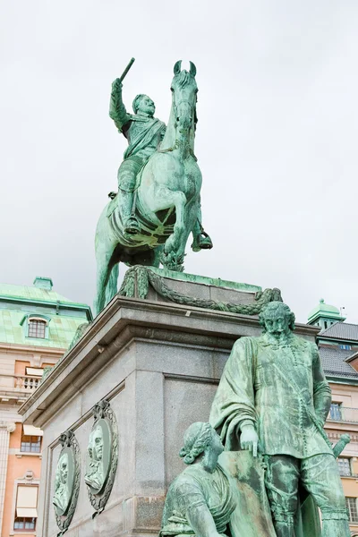 Pomnik Gustawa Adolfa w gustav torg przystanków środków komunikacji miejskiej, Sztokholm — Zdjęcie stockowe