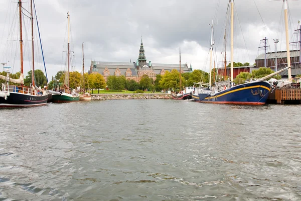 Blick auf das Nordische Museum von der Meerseite, Stockholm — Stockfoto
