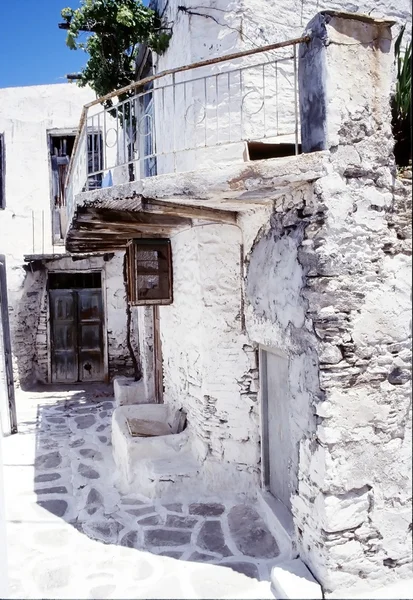Παλιό σπίτι στο χωριό Παροικιά — Φωτογραφία Αρχείου