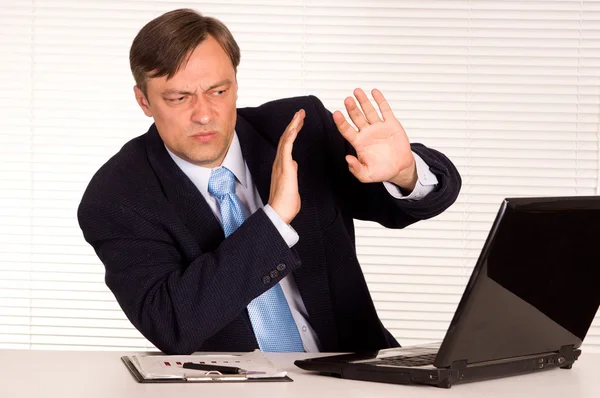 Man with computer — Stock Photo, Image