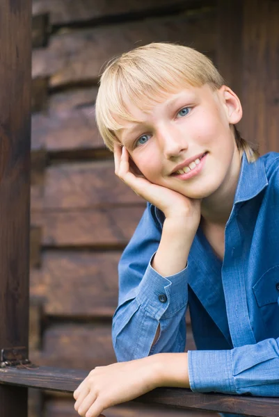 Young boy outdoors — Stock Photo, Image