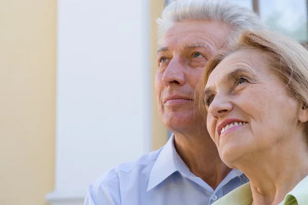 Old couple posing — Stock Photo, Image