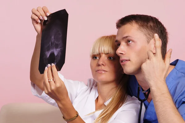 Doctors with x ray — Stock Photo, Image