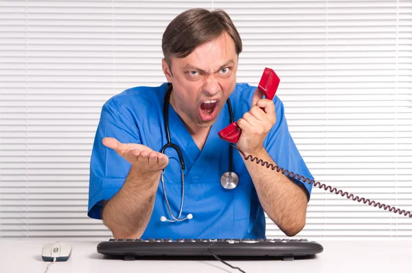 Doctor at office — Stock Photo, Image