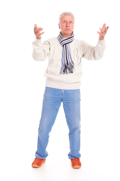 Мужчина в возрасте с шарфом — стоковое фото